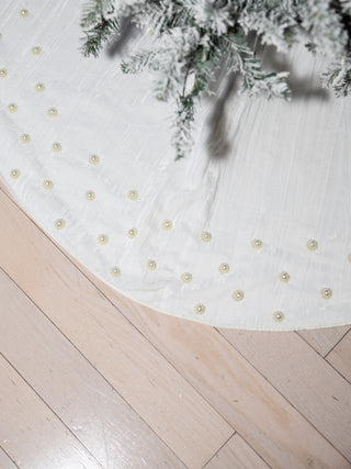 Tree Skirt ✦ Scattered Pearls in Ivory